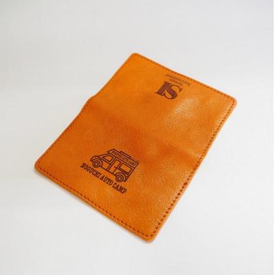 ふるさと納税 御坊市 キャンピングカーロゴがお洒落!　牛革二つ折りパスケース  (野口オートキャンプ場協力)　ブラウン |  | 02