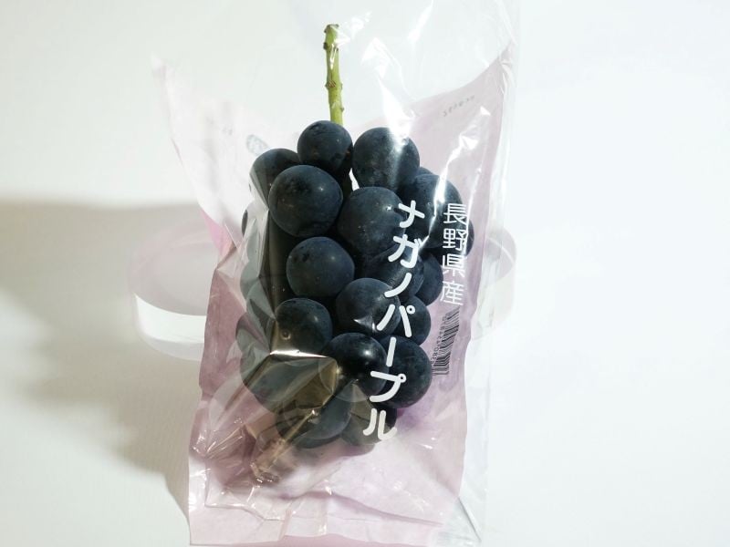 
            〔松本農未来project〕贈答用 ナガノパープル 約2kg (3房～4房)【長野県オリジナル品種】│信州松本 果物 ぶどう ナガノパープル フルーツ ブドウ 長野県 松本市 贈答用 高品質 甘い
          
