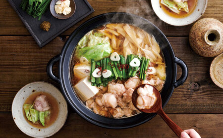 博多もつ鍋やまや もつ鍋セット あごだし醤油味(5～6人前) 《豊前市》【(株)やまやコミュニケーションズ】もつ鍋 モツ 鍋 福岡[VEN018]