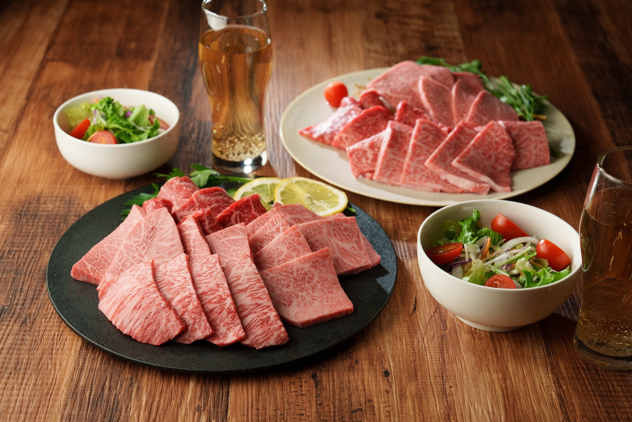 
            鳥取和牛 サーロインとヒレ焼肉 計300g（サーロイン200g、ヒレ100g）
          