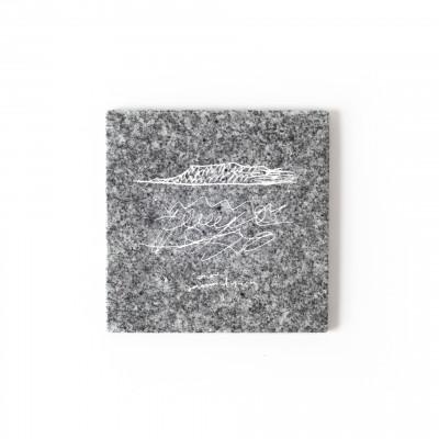 ふるさと納税 香川県 屋島 / Ichiro Yamaguchi|山口一郎氏イラスト刻印の庵治石プレート