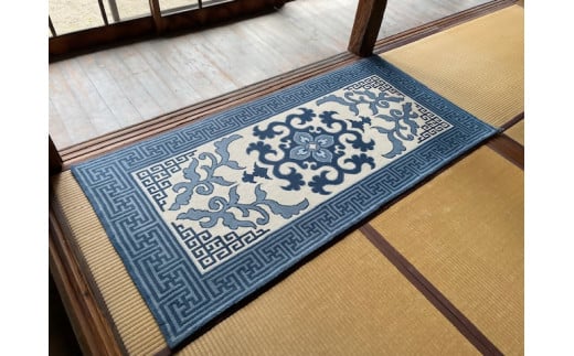 赤穂緞通　蔓花菱に雷文 | 工芸品 マット 絨毯 手織り 工房 見並なおこ 一点 兵庫県 上郡町 