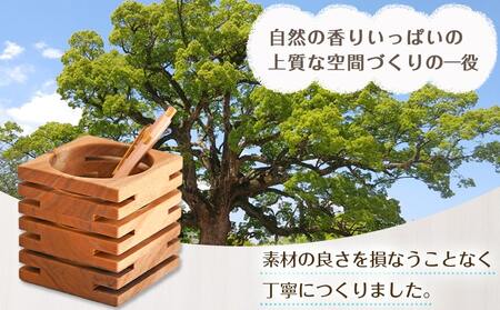楠の木のペンスタンド(キューブ形)_LF-4302_(都城市) ペン立て 国産 楠の木 くすのき 天然木 無垢材 自然の香り 木製家具製造メーカー 橋詰家具 はしづめ家具 日本製