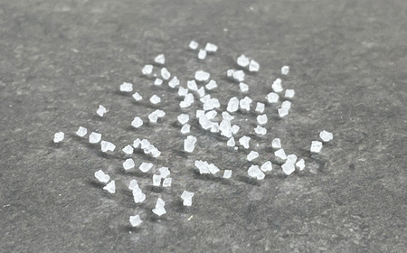 田野屋紫蘭の完全天日塩 清流安田川が育む土佐の海と太陽で育てた｢コクと余韻｣大粒100g×3個 田野屋紫蘭 塩 完全 天日塩 セット コクと余韻 大粒 100g 3袋 しお 荒塩 あら塩 天然 料理 