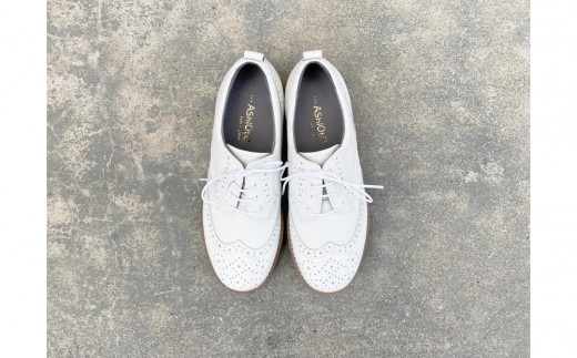 軽量メダリオンシューズ　【アイボリー / サイズ　24.5センチ】
