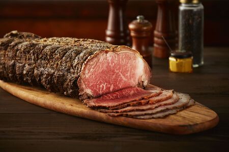 J15　炭火焼 ローストビーフ 200ｇ 【 国産 黒毛和牛 ブランド牛 牛肉 ギフト 贈り物  鹿児島 黒牛】