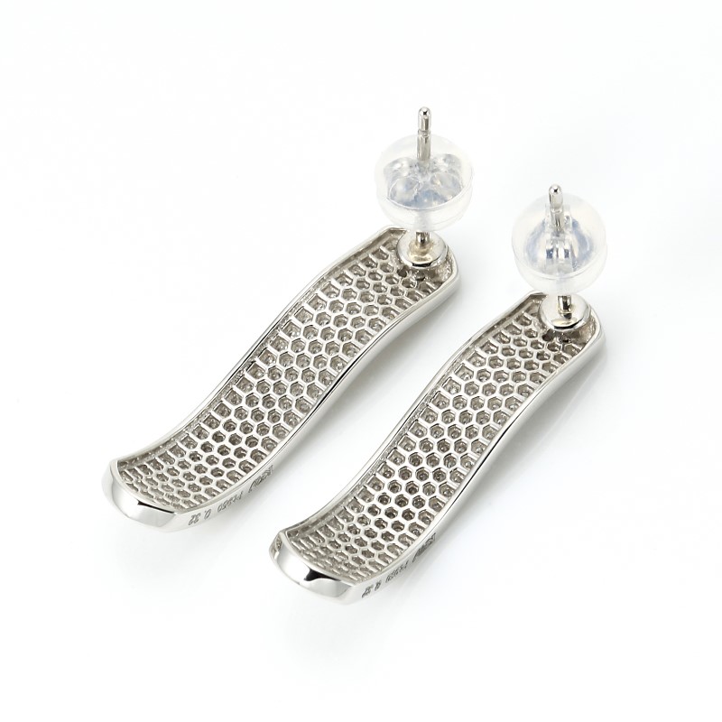 Deliciae パヴェ ピアス エレガントウェーブ（波） 天然ダイヤモンド【0.64ct】 PT950kf　カード鑑別書付　KFPE24-1