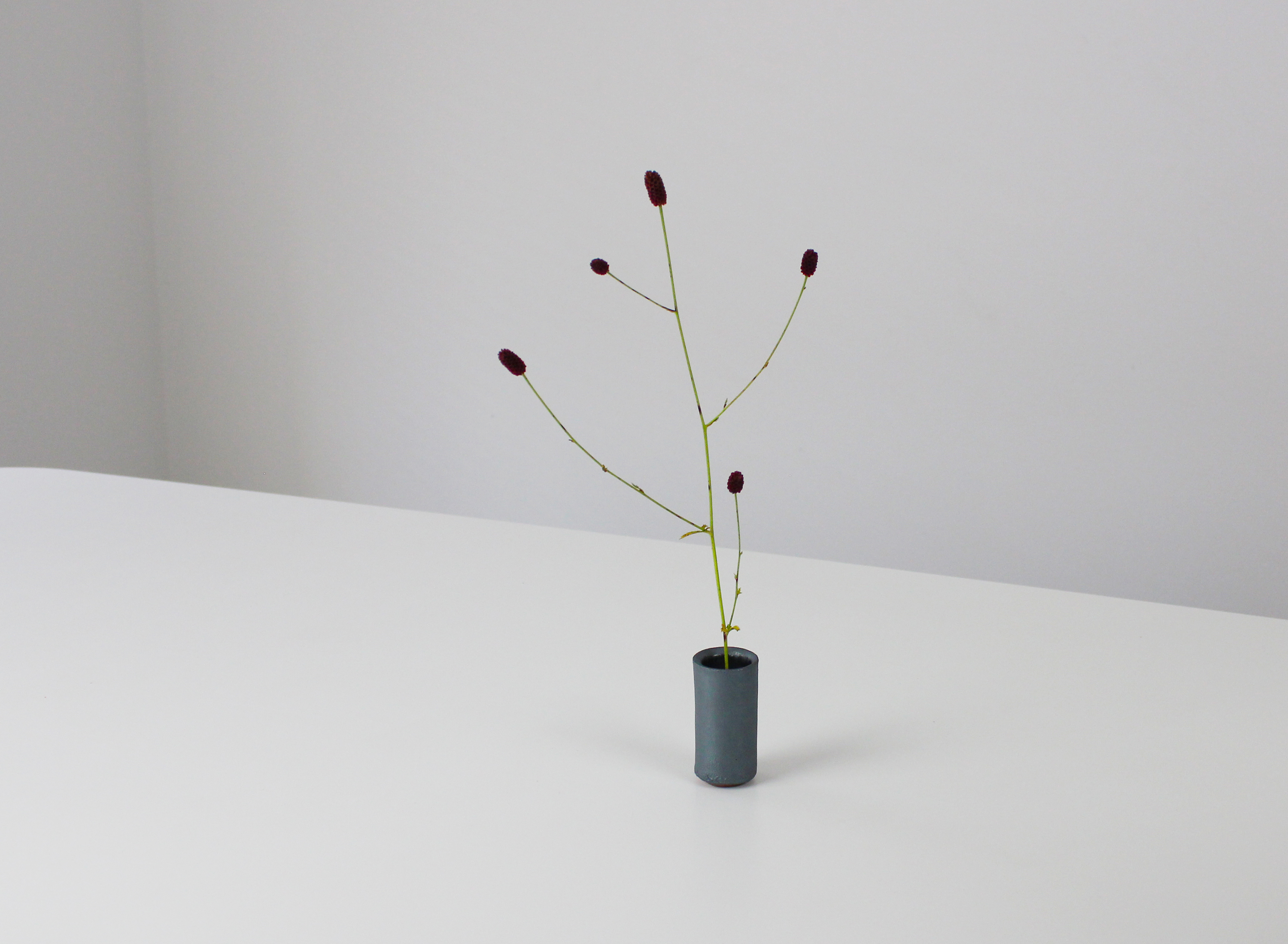 【安田瓦】   MYK KENZAN-shin／L  剣山-芯 瓦花器 丸三安田瓦工業 花器 剣山 花瓶 生け花 いけばな 生花 花 アレンジメント 華道 フラワーベース 陶器 インテリア ブランド 
