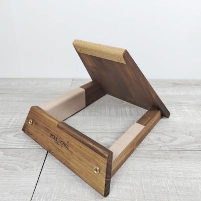 ふるさと納税 横手市 WOOD WORKS ギタースタンド 1本掛け エレキギターオフセットボディ用/ブラウン |  | 02