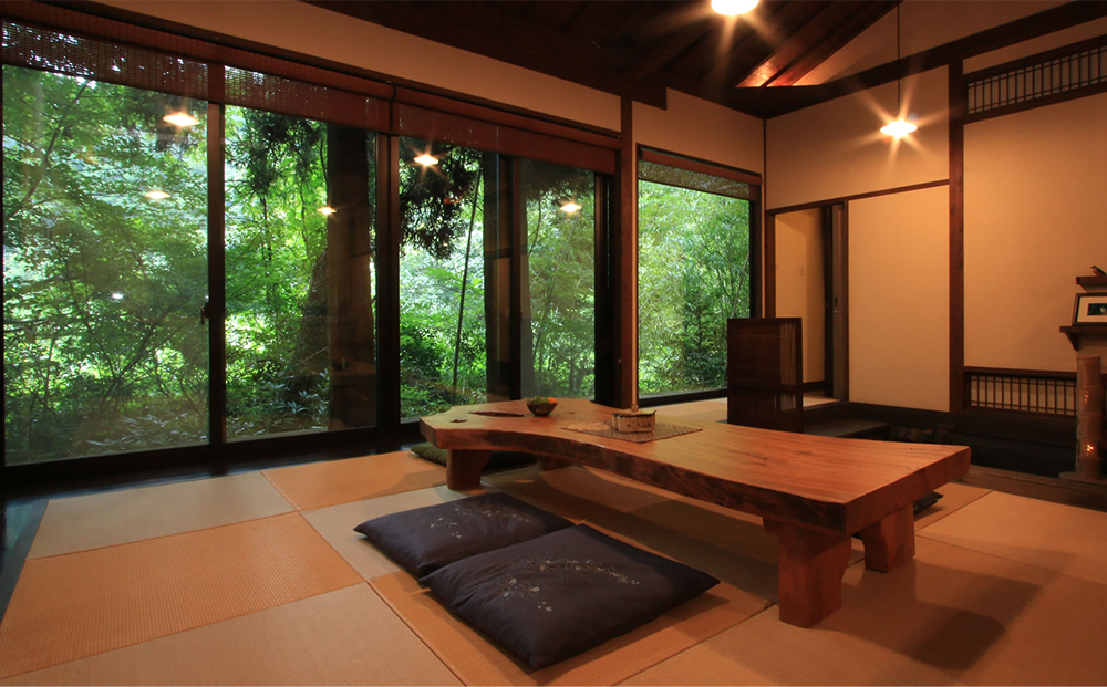 阿蘇の大自然でヘリコプター遊覧と1泊2食付ペア宿泊（乗合ロングコース）はなれの宿 千の森 温泉 旅行  遊覧 ヘリコプター 観光 宿泊 リラックス 体験 食事付き おすすめ 熊本県 阿蘇市 宿泊券＋遊