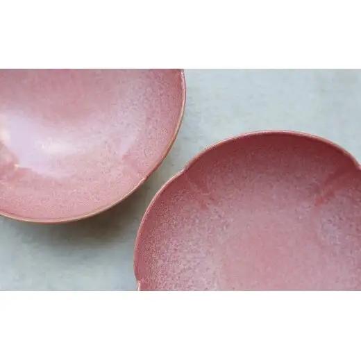 『まるふくオリジナル』有田焼 花形の小鉢（桃色）2個 セット【まるふく】食器 うつわ 器 かわいい ピンク ももいろ うつわ ひなまつり 桃の節句 お祝い aq116