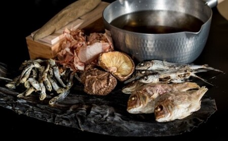 だしパック３種類（いわし煮干し・鰹・飛魚） セット 調味料 日本料理 和食 ベース お出汁 魚介出汁 化学調味料無添加 上品 風味豊か だし 炊き込みご飯 だし茶づけ 鰯出汁 煮物 風味 香り 食品 