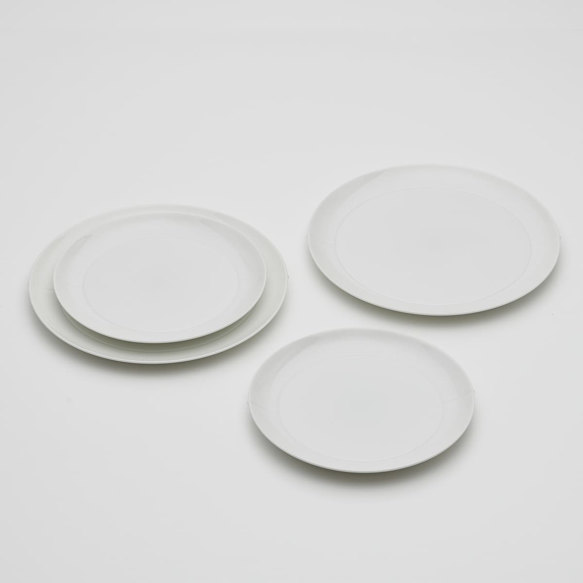 【ふるさと納税】2016/ CM Plate set【2016/オリジナル】有田焼 食器 器 皿 中皿 食器セット 4点 プレート ホワイト シンプル AA60-128