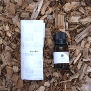 やくしま地杉精油（幹）10ml＜Yakushima Local Cedar Wood Essential Oil＞