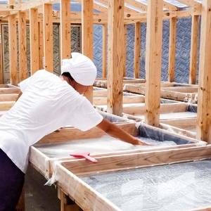 【四国一小さなまちのお塩】 塩職人 田野屋青蜂　完全天日塩ミル用セット 