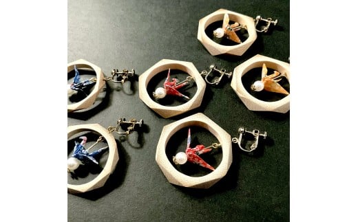 兵庫県産天然竹のアクセサリー　　竹と折り鶴 (イヤリング)　