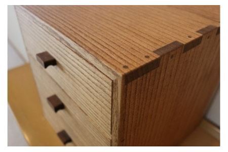 熟練桐たんす職人が手作りした三段小引出（オイル塗装）　【11246-0135】