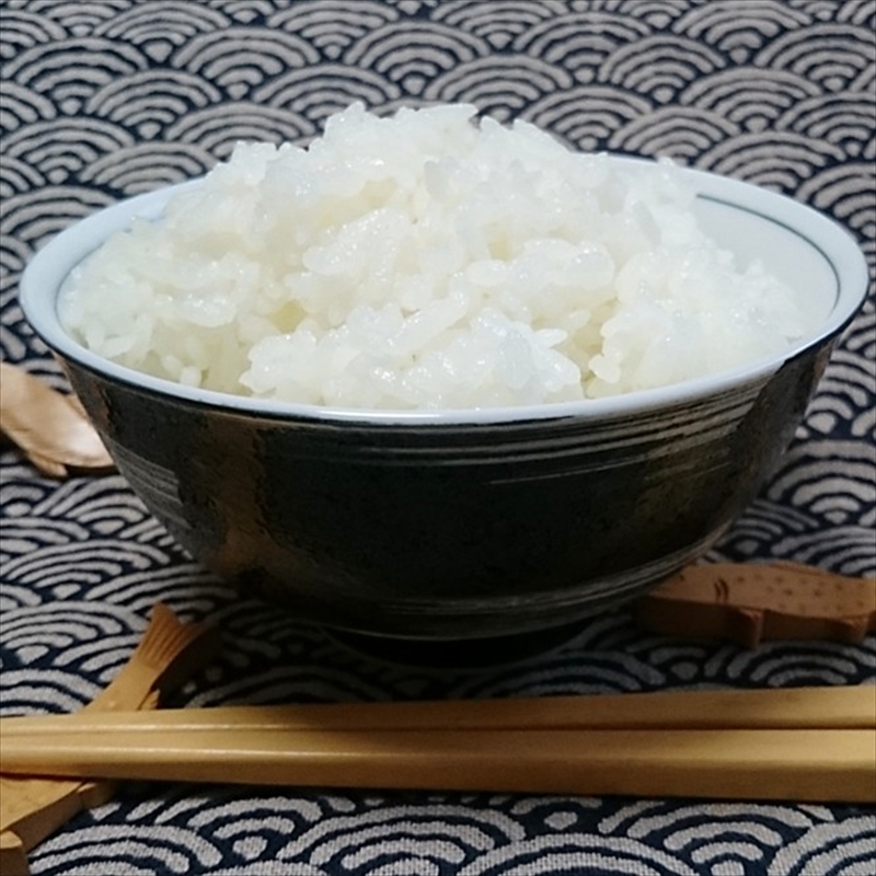 令和7年産 魚沼コシヒカリ 鳥屋ヶ峰山麓米(精米)４kg(2kg×2) お米 