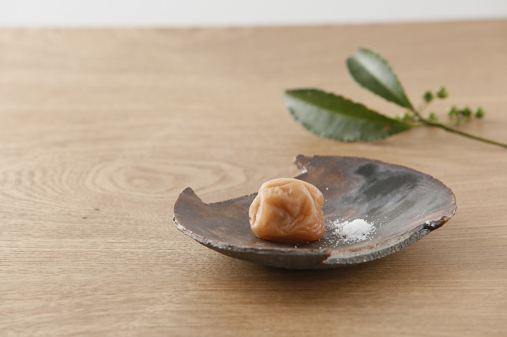 白干し梅干し1kg[中玉]2Lサイズ　紀州南高梅　うめぼし 和歌山産(化粧箱入) 紀伊国屋文左衛門本舗【TC33】