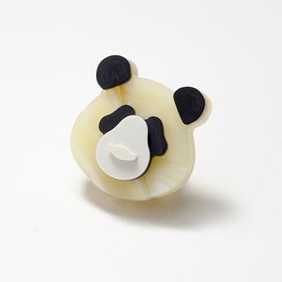 ふるさと納税 鯖江市 鯖江のメガネ材料、技術を使ったアニマルピンズ・パンダ |  | 03