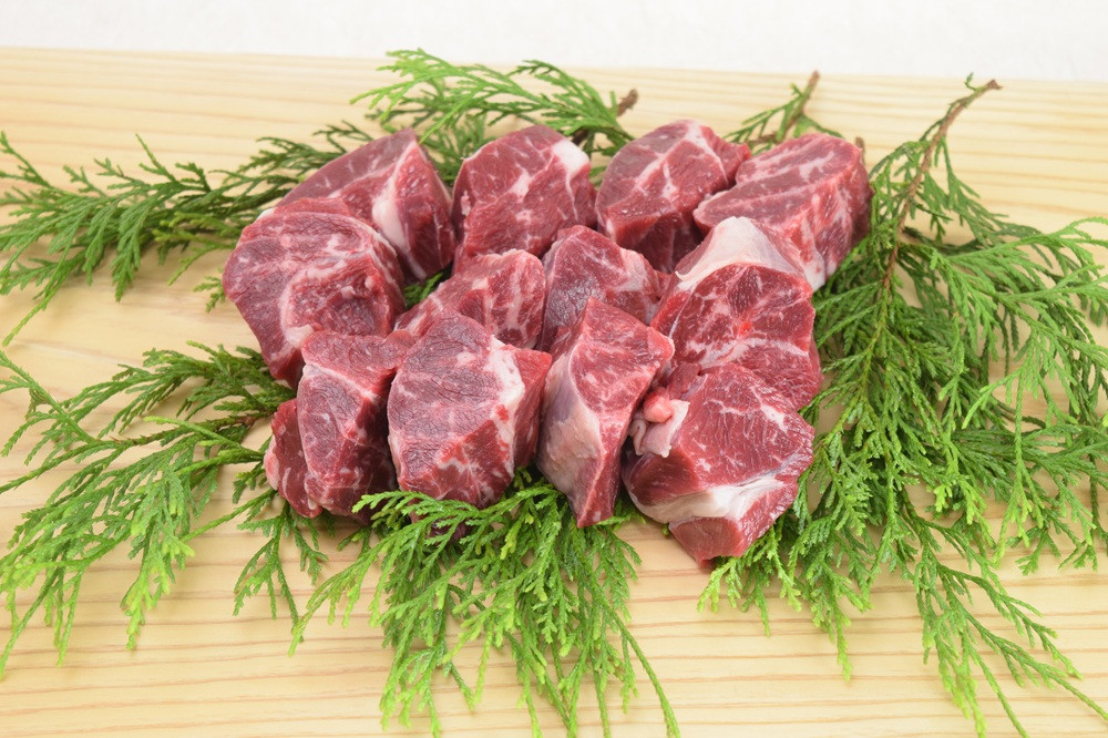 
                  A5 A4佐賀牛 すね肉煮込み用角切り800g（400g×2）
                