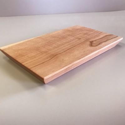 ふるさと納税 大牟田市 ブラックチェリー材　一枚板のカッティングボード・まな板 25cm(大牟田市)