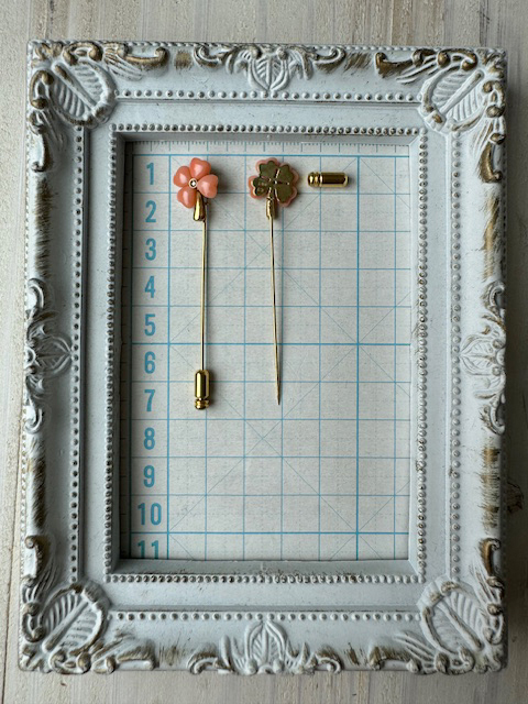 幸運をはこぶ四つ葉のクローバー ピンブロ—チ 【有限会社米沢サンゴ店】 [ATCX058]