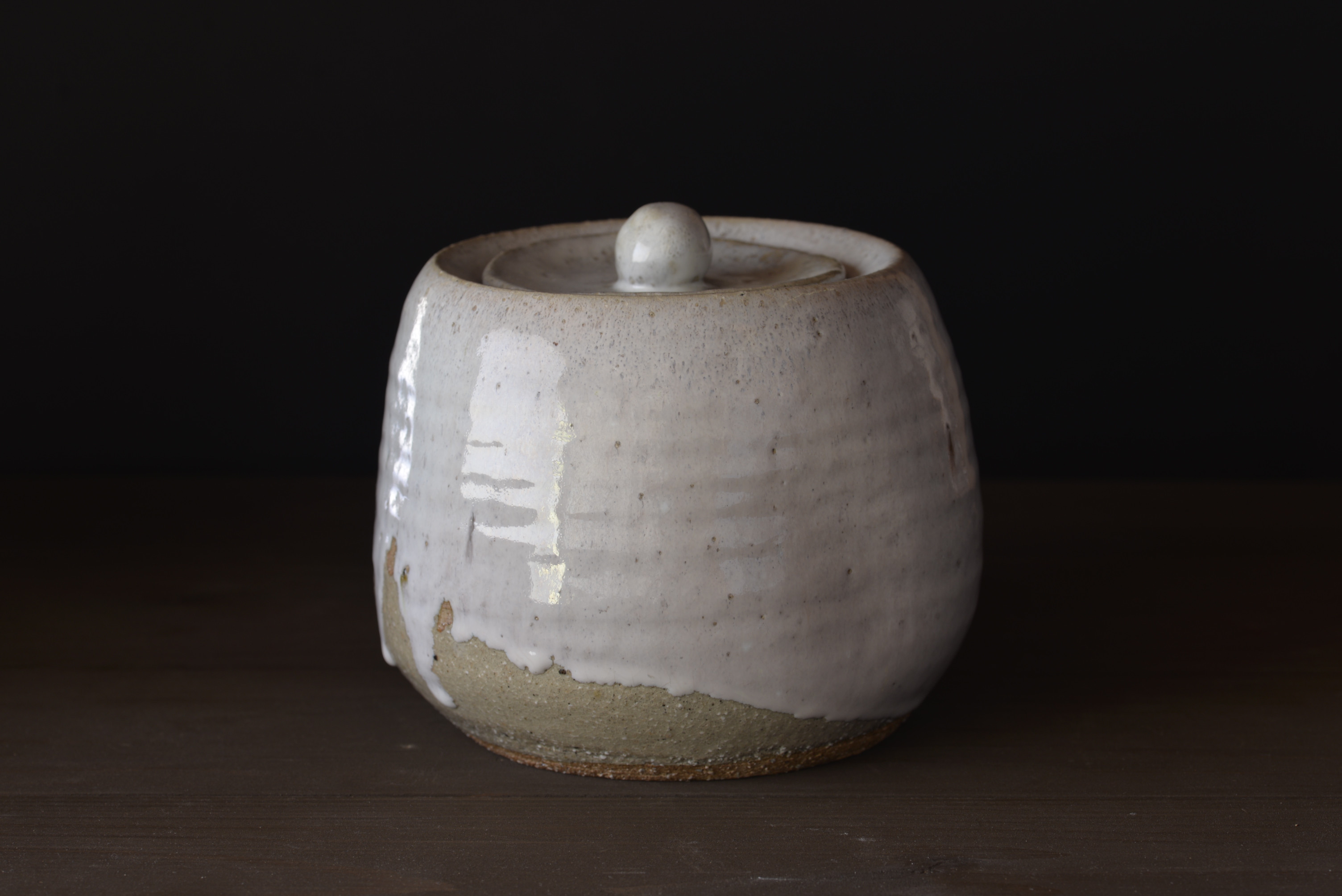 
            萩焼 水指（窯変）｜HG000747
          