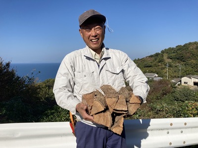 訳あり 薪 広葉樹 15kg～18kg 自然乾燥 菜の花薪 割薪 アウトドア キャンプ｜B218