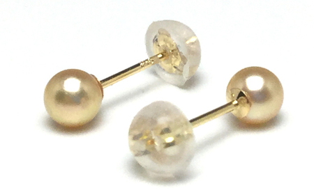 真珠 ピアス 4.0～4.5ミリ K18 アクセサリー パール アコヤ真珠 伊勢 志摩 伊勢志摩 英虞湾 冠婚葬祭 慶事 弔事 結婚式 入学式 卒業式 ギフト フォーマル カジュアル 誕生石 記念日 / 老舗の真珠専門店・高品質アコヤ真珠ゴールドピアス4.0～4.5ミリ（K18）