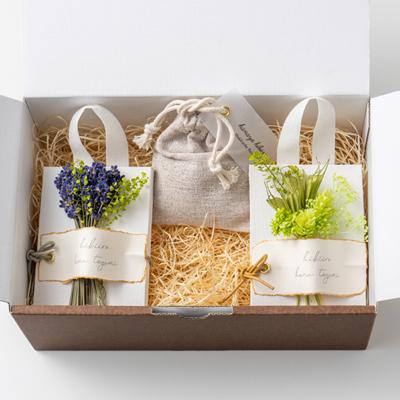 ふるさと納税 富良野市 【ギフト】フラワー アレンジメント 2種3点セット(グリーン)〈 ラベンダー の香りポプリ付〉 |  | 01