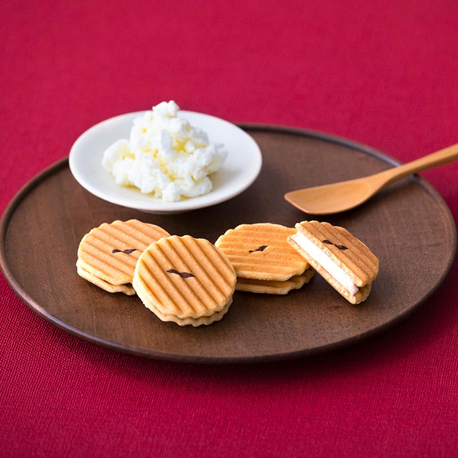 ＜京菓子處 鼓月＞【定期便(隔月3ヵ月に1回・年4回お届け)】姫千寿せんべい二段箱（シュガークリーム・有機抹茶）各12枚入