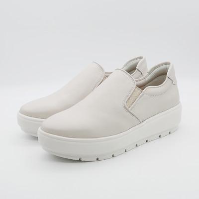 ふるさと納税 八潮市 【婦人靴/スリッポンスニーカー】ボディケア用　アイボリー　23.5cm