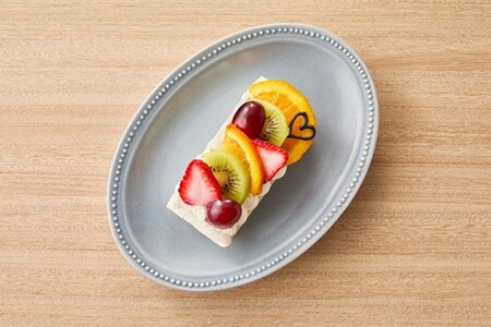 【フルーツサンド】旬のフルーツたっぷりフローズン オープンフルーツサンド ４個　＜ケーキみたいなオープンフルーツサンド＞