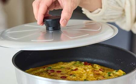 うまくいく〈アルミふた〉26 キッチン用品 フライパン 便利 調理器具 シルバー FAD-1792