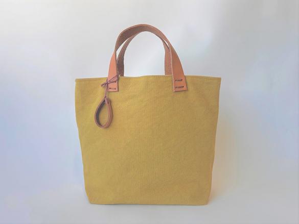 
                  手染め帆布トートバッグ　からふるS〈浅黄色〉
                