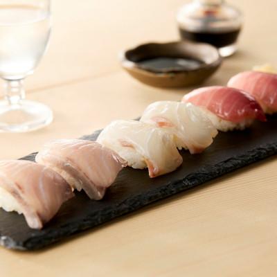 ふるさと納税 京丹後市 晩酌に便利!魚屋オススメお任せ刺身3種盛り合わせ(2〜3切れ×3種×3パック) |  | 01