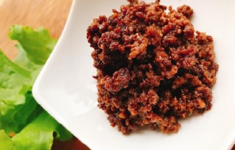 【惣菜の定期便【近江牛惣菜の会】全4回】肉 牛肉 ハンバーグ 肉みそ コロッケ すじ 煮込み ブランド牛 三大和牛 和牛 黒毛和牛 おかず お惣菜 滋賀県 竜王
