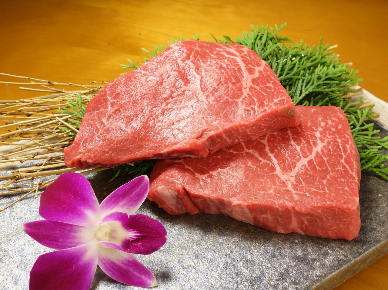 
            あか牛ランプステーキ 計300g 150g×2枚 和牛 牛肉 牛 お肉 肉 あか牛 ランプ ステーキ
          