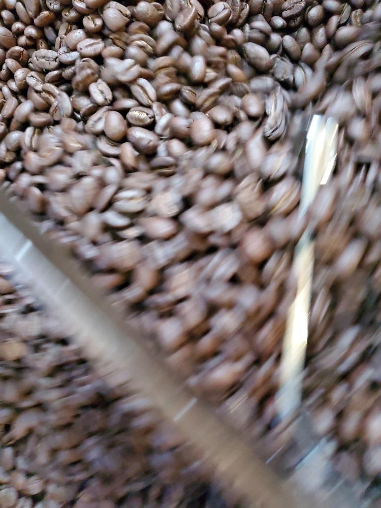 「豆」北海道旭川焙煎　ワイズコーヒー西神楽工場直送　厳選100g×10袋　豆_01558