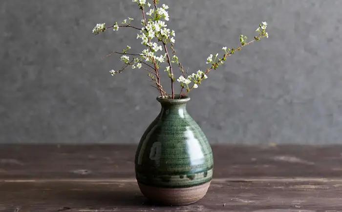 【波佐見焼】織部釉 一輪挿し 1点【工房風】[EF13]