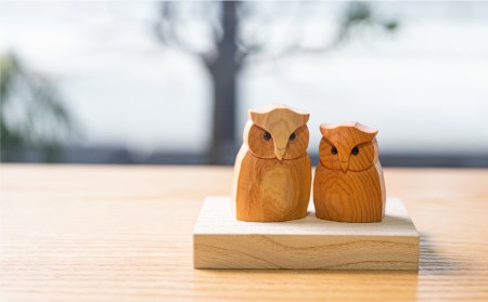 福を招く ふくろう ペア 置物 フクロウ 木彫り 一位一刀彫 飛騨 木製 飾り インテリア ほっとする店[Q1892]