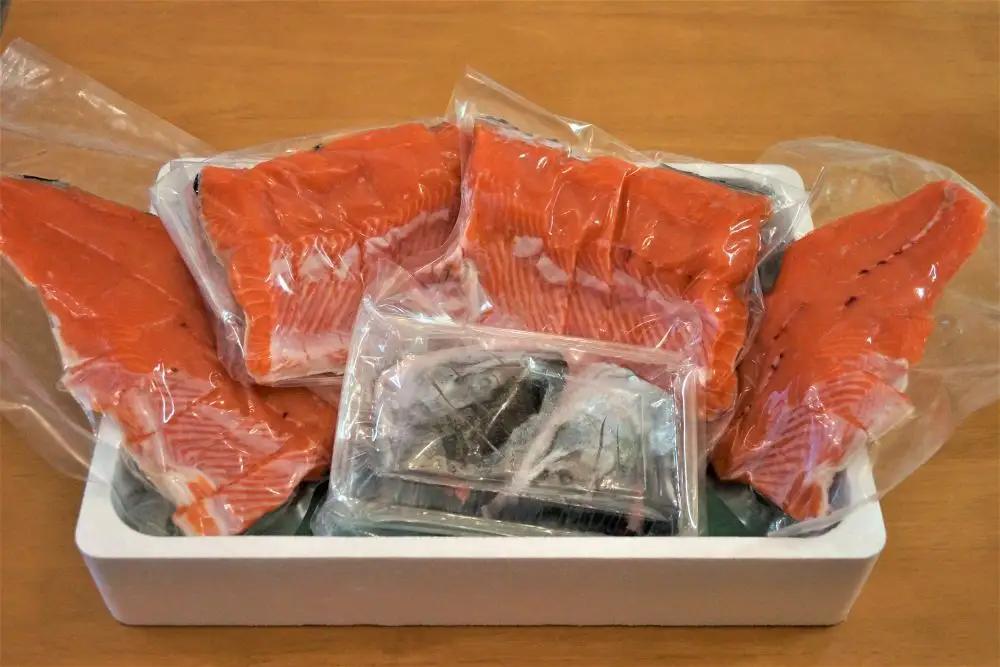 トキシラズ　約2.1kg　1尾分 切り身【鮭　時鮭　ときしらず　トキシラズ　ふるさと納税　北海道　海産物　魚】(C0033)