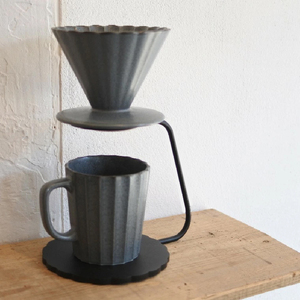 しっかりとした安定感 鉄製のコーヒードリッパースタンド ハンドドリップ ドリップスタンド