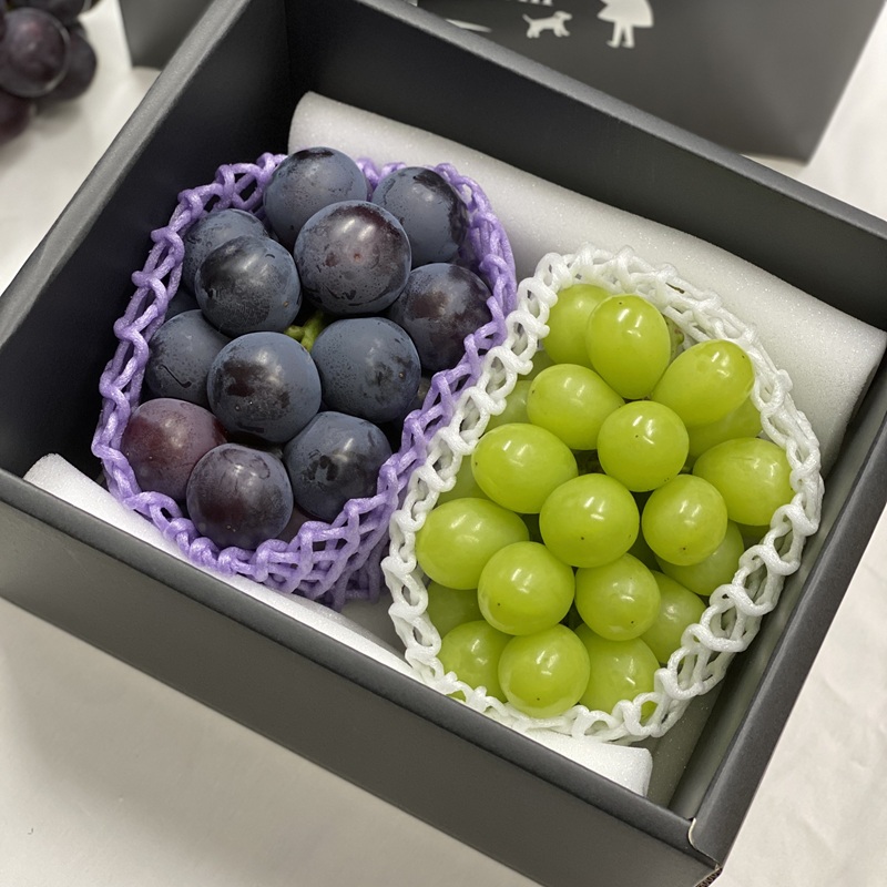 ぶどう 2026年 先行予約 農家こだわりの シャイン マスカット ＆ オーロラブラック 2房 合計約1.0kg 贈答クラス 葡萄 岡山県産 国産 フルーツ 果物 ギフト 【 Nini farm 農家