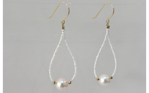 【ふるさと納税】 真珠 ピアス 7mm K18 パール アクセサリー ジュエリー 三重県 志摩市 本物 おしゃれ カジュアル フォーマル プレゼント 贈り物 贈答 誕生日 お祝い フック / 志摩産アコヤ真珠ケシの雫フックピアス