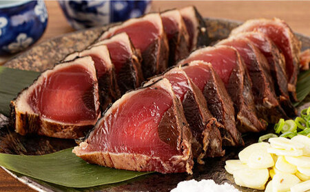 藁焼きかつおたたき(藁強め)　約300g×1節 / 真空パック 冷凍 カツオ 本格藁焼き 鰹たたき かつおタタキ 高知 香り 【高知の魚家さん】[ATGV001]