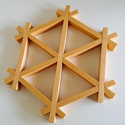 ふるさと納税 八百津町 『完成品』縁起物を暮らしに。3個組　亀甲かざり組子 |  | 01