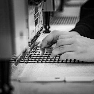 ふるさと納税 桐生市 群馬県産シルク使用ぐんまを贈るシルクネックレス |  | 03