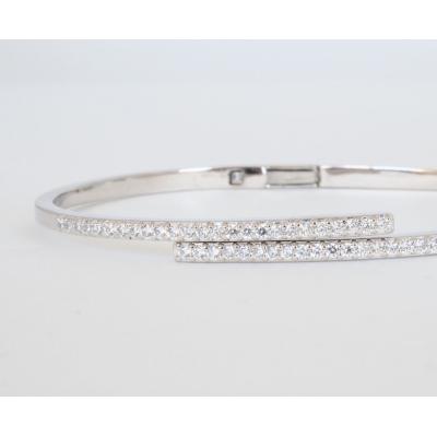 ふるさと納税 甲府市 PT900 0.50ctダイヤモンドブレスレットP3342 |  | 01